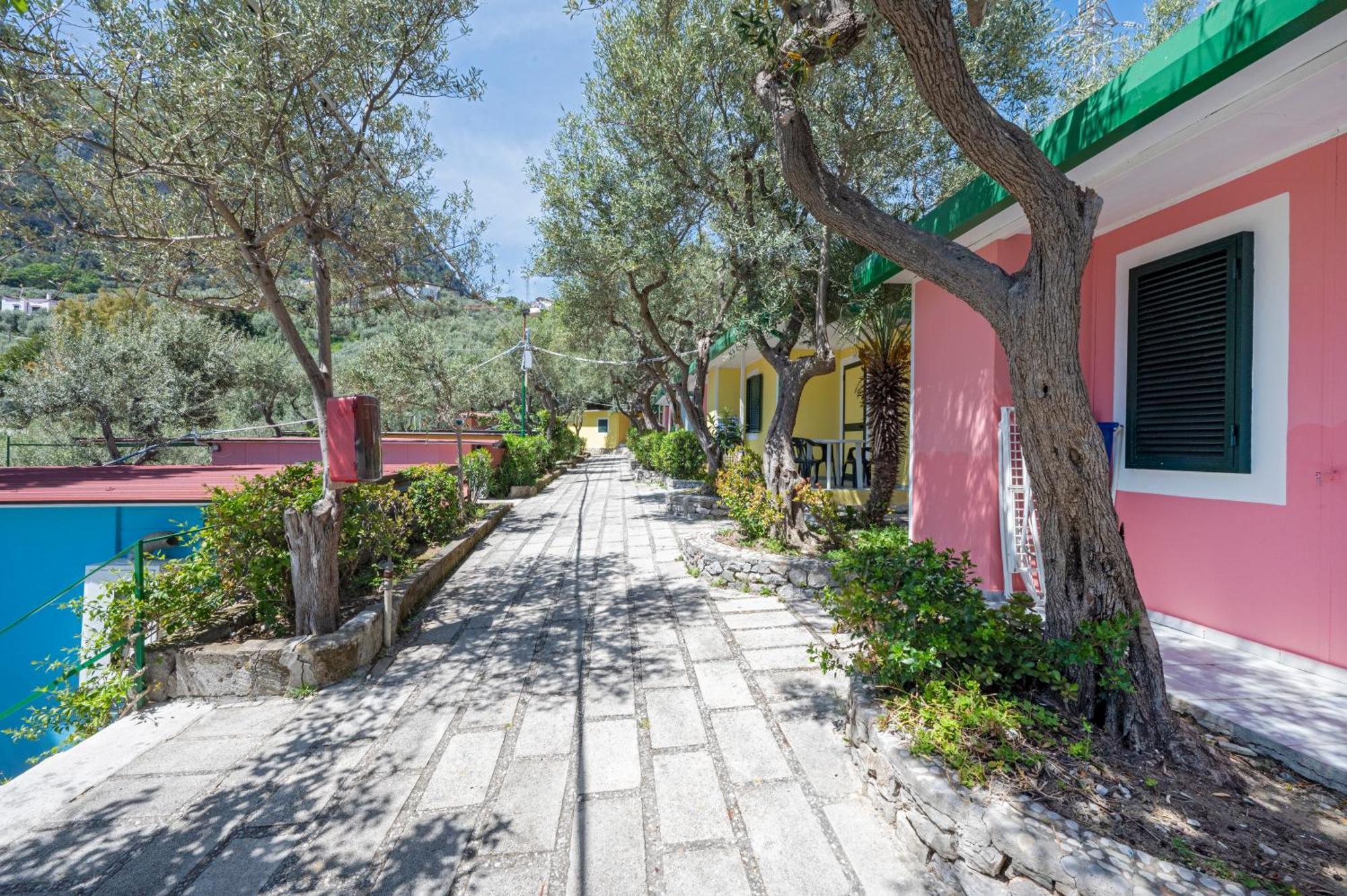 Camping Villaggio Nettuno Nerano Exterior foto