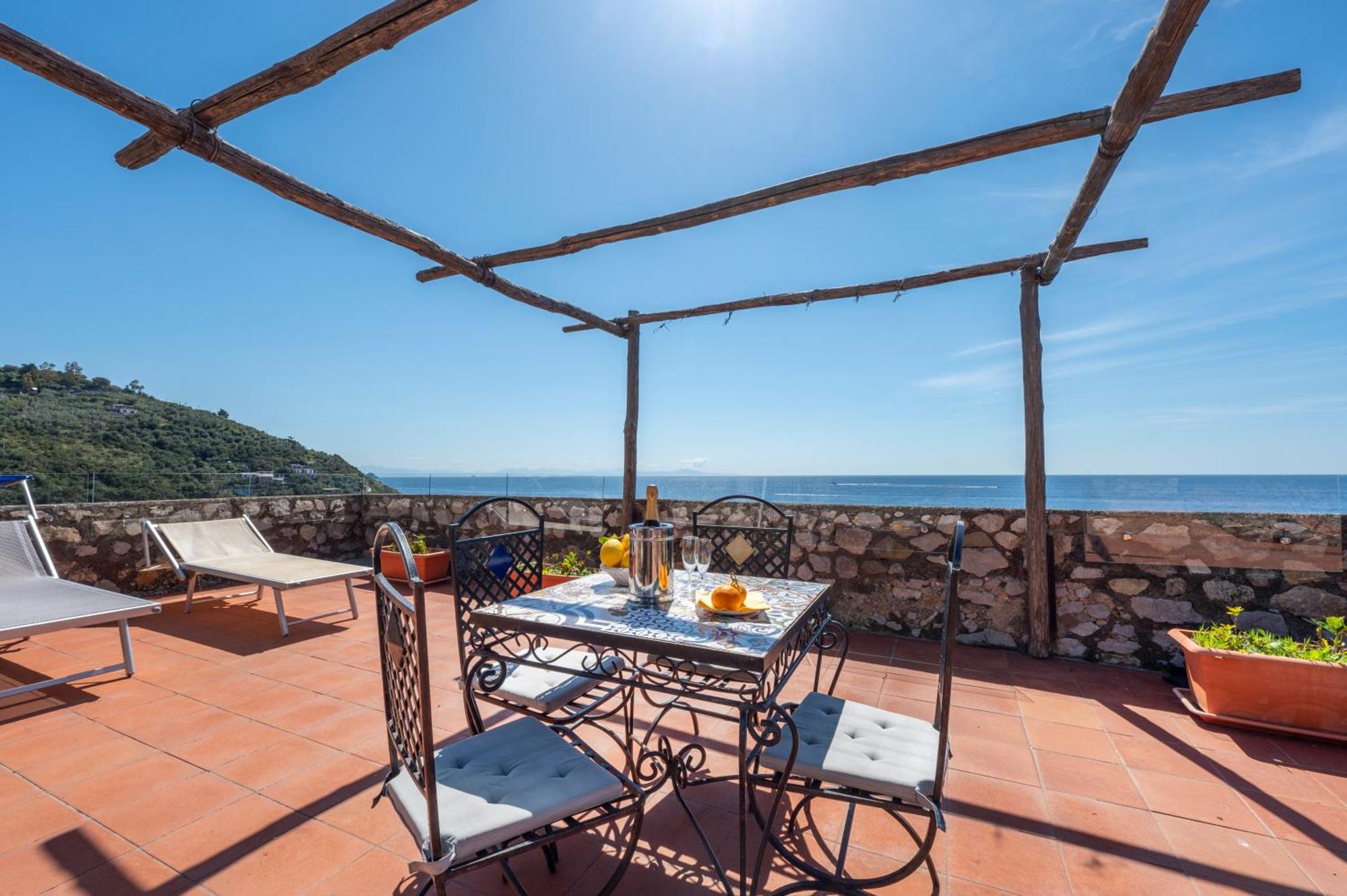 Camping Villaggio Nettuno Nerano Exterior foto